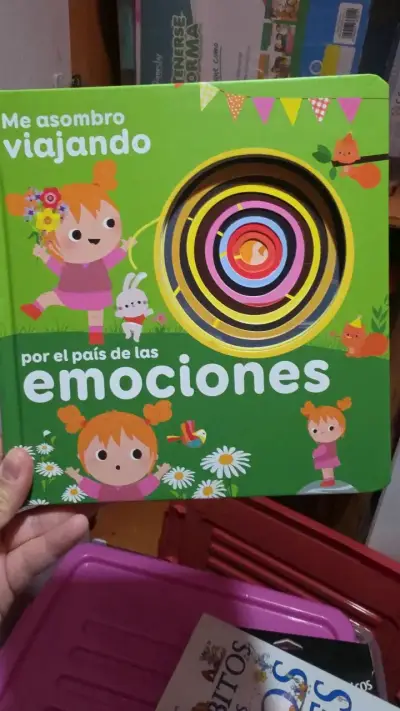 Libro infantil 'Me asombro viajando' interactivo - miniatura 1