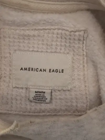 Polerón American Eagle blanco con diseño Talla M - miniatura 4