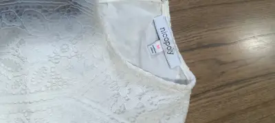 Vestido de encaje blanco elegante - miniatura 4