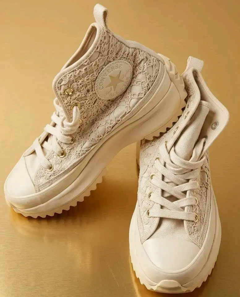 Zapatillas Converse Altas de Encaje Beige