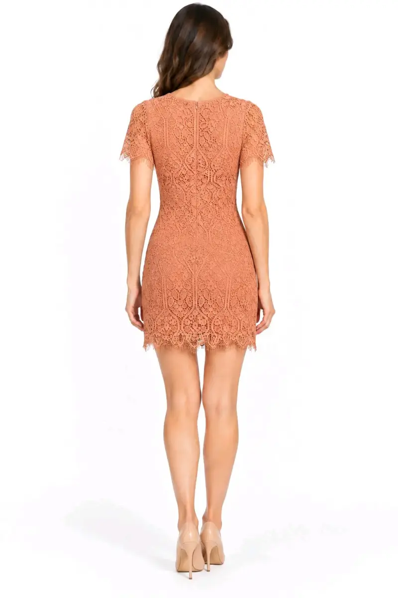 Vestido de encaje color terracota Nicopoly