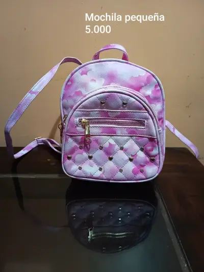 Mochila pequeña rosa con diseño floral - miniatura 2
