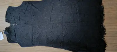 Vestido de encaje negro elegante para mujer - miniatura 4