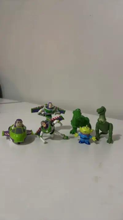 Set de figuras Toy Story Buzz Lightyear y amigos - miniatura 1