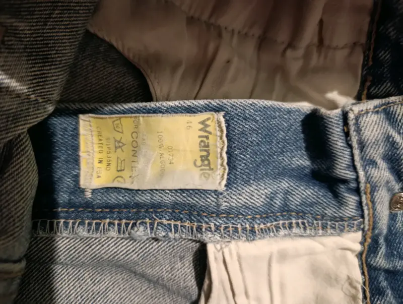 Jeans Wrangler clásicos de mezclilla azul - 2