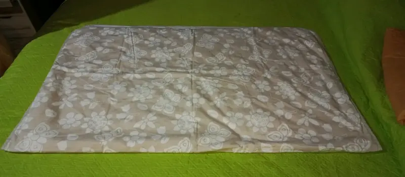 Cobertor de cama con diseño floral beige