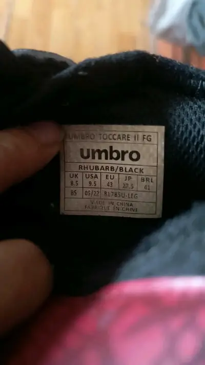 Zapatos de fútbol Umbro rojos con toperoles - miniatura 5