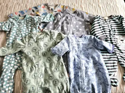 Lote de pijamas de polar para bebé - miniatura 1