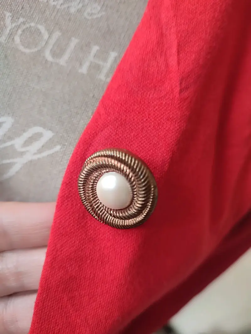 Chaqueta roja vintage con botones decorativos - 2