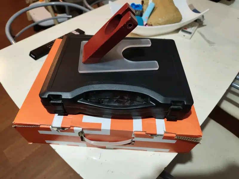 Máquina de Coser Portátil Eléctrica con Accesorios - 1