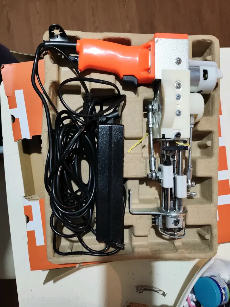 Máquina de Coser Portátil Eléctrica con Accesorios - 3