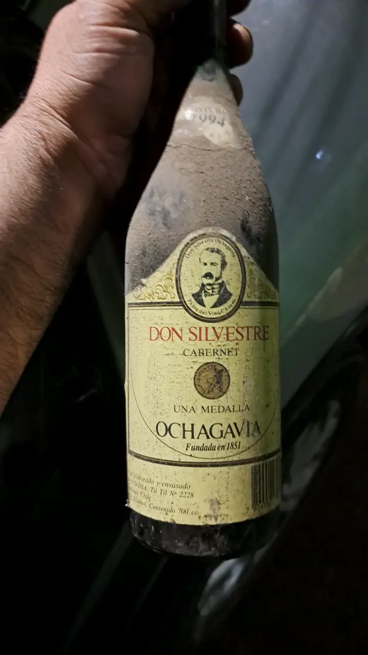Botellas de vino antiguas Viña Tarapacá y otras - 2