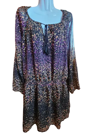 Vestido corto floral con mangas largas - miniatura 2