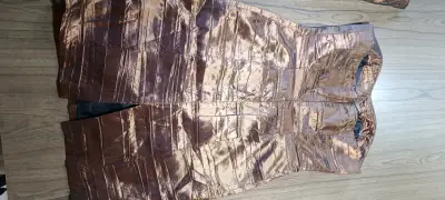 Vestido de cóctel dorado con bolero - miniatura 3