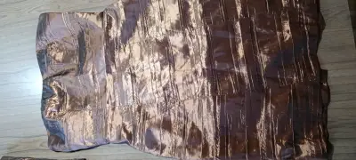 Vestido de cóctel dorado con bolero - miniatura 4