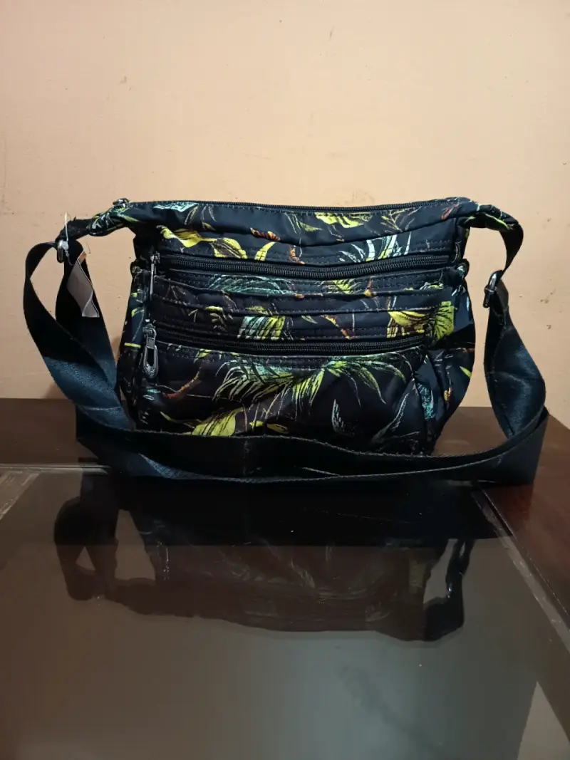 Bolso marca NoTag bandolera estampado tropical - 2
