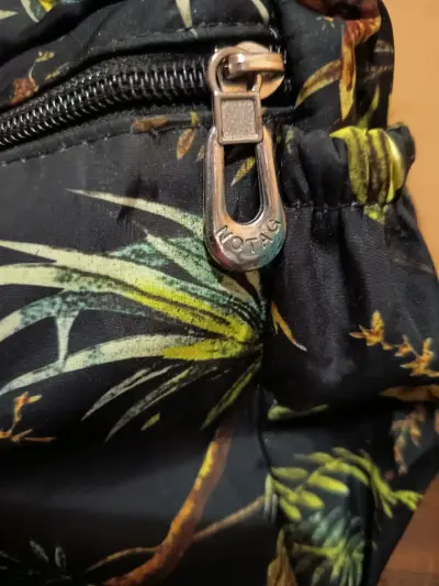 Bolso marca NoTag bandolera estampado tropical - miniatura 3