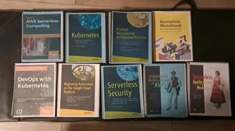 Lote de libros Kubernetes y Serverless - 1