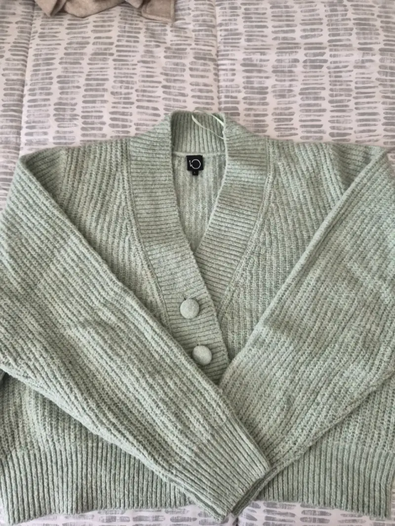 Cárdigan de punto verde menta con botones Io