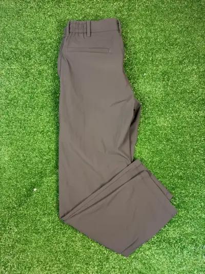 Pantalón Uniqlo Hombre Talla S (27-30) - Gris Oscu - miniatura 1