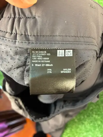 Pantalón Uniqlo Hombre Talla S (27-30) - Gris Oscu - miniatura 3