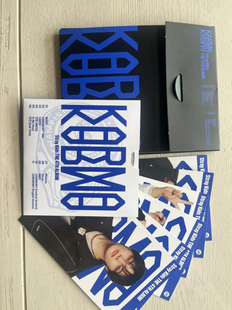 Álbum Stray Kids Karma Compact ver.