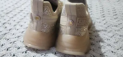 Zapatillas deportivas beige con brillo Steve Madden - miniatura 1