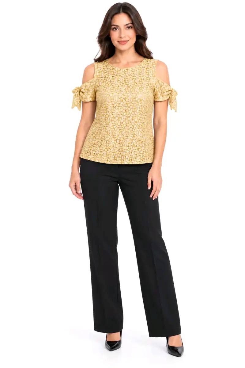 Blusa amarilla con hombros descubiertos