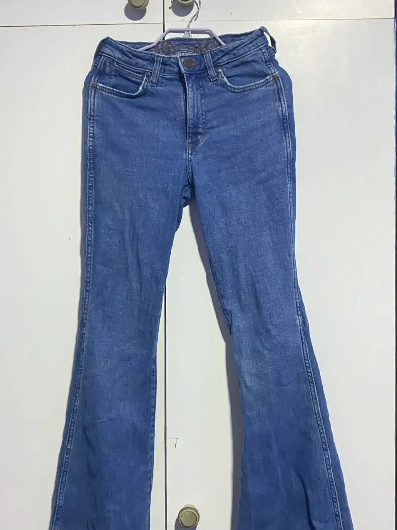 Jeans Wrangler acampanados azul talla 34 - 2