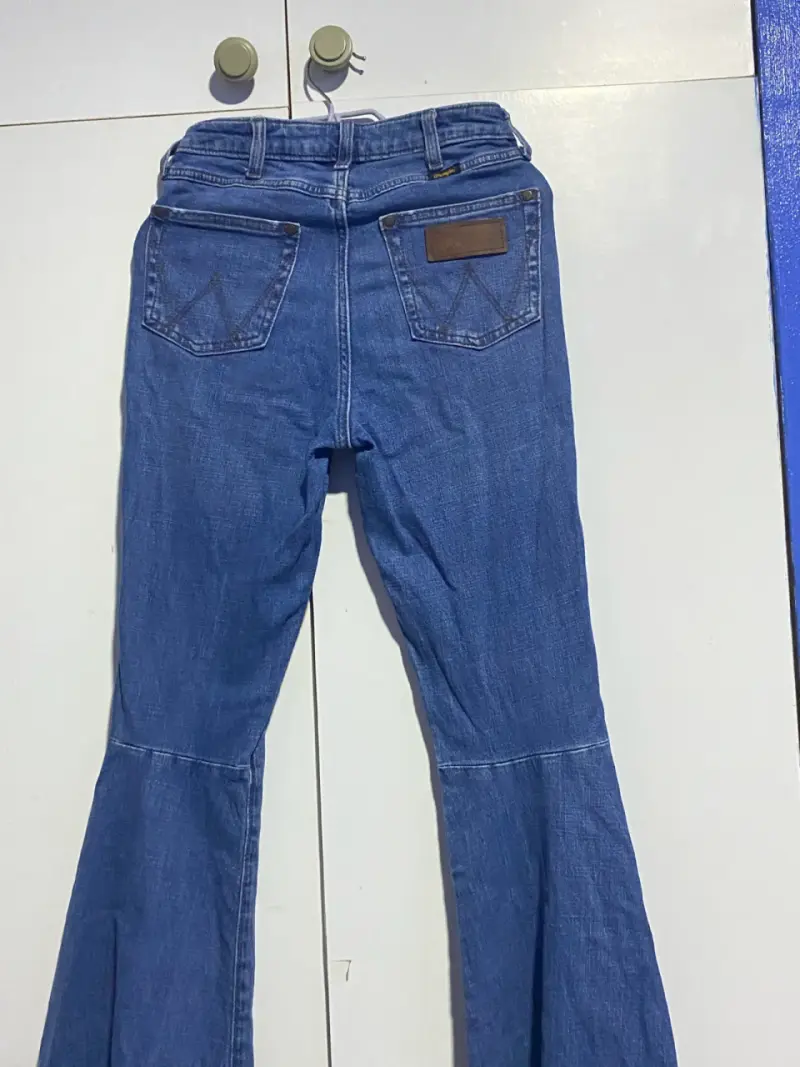 Jeans Wrangler acampanados azul talla 34 - 3