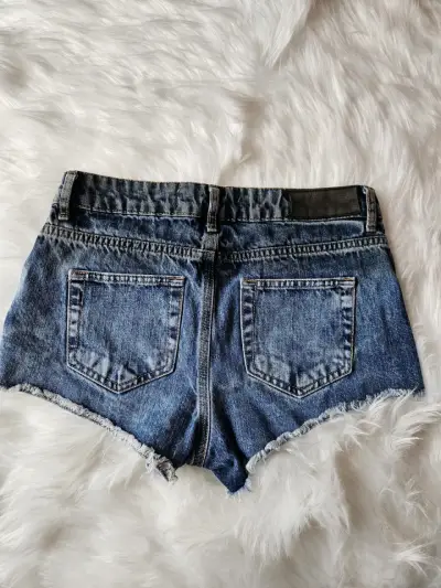 Shorts de mezclilla Noisy May desgastados - miniatura 4