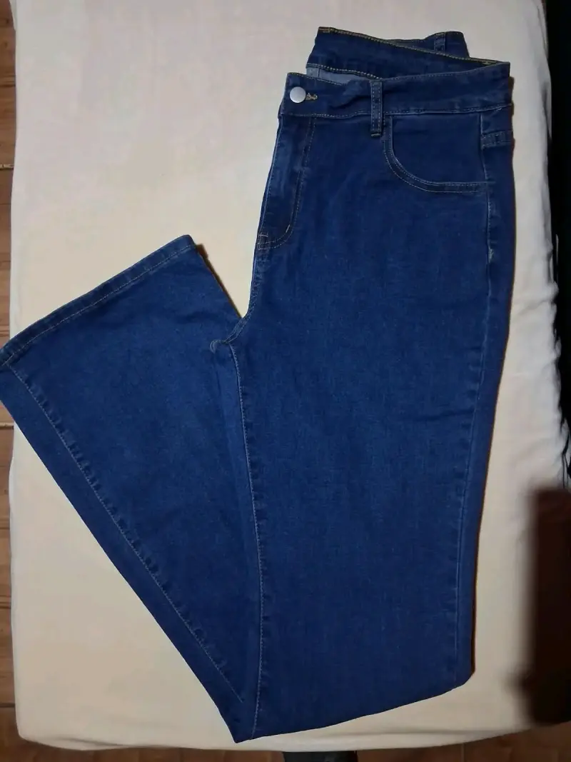 Jeans azul oscuro para mujer