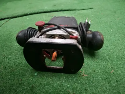 Fresadora eléctrica Skil con cable - miniatura 1