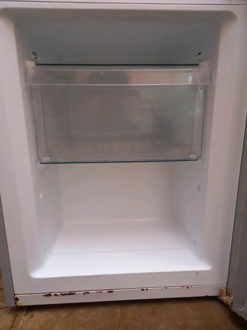 Refrigerador Midea de dos puertas en buen estado - 7