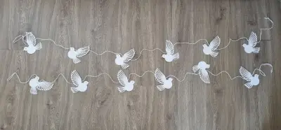 Guirnalda decorativa de pájaros blancos - miniatura 3