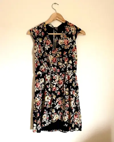 Vestido Floral Negro Forever 21 - miniatura 1