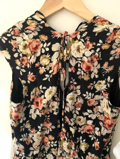 Vestido Floral Negro Forever 21 - miniatura 4