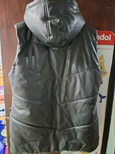 Chaqueta sin mangas negra - miniatura 1