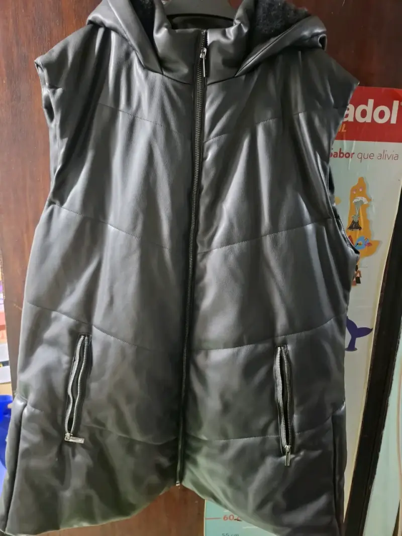 Chaqueta sin mangas negra - 2