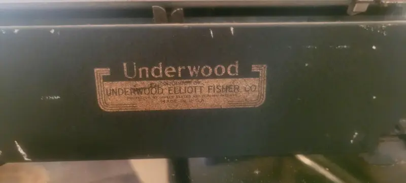 Máquina de Escribir Vintage Underwood Negra - 3