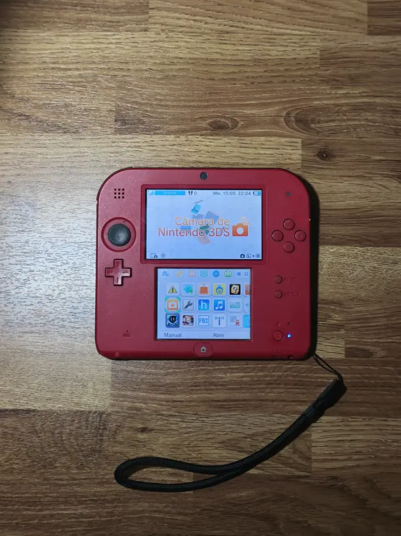 Consola Nintendo 2DS Roja con Cargador - 1