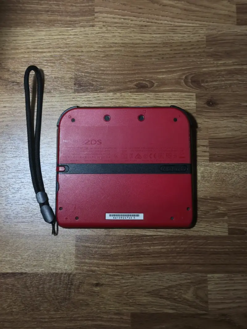 Consola Nintendo 2DS Roja con Cargador - 2