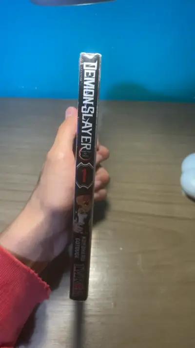 Manga Demon Slayer Volumen 1 de Koyoharu Gotouge - miniatura 3