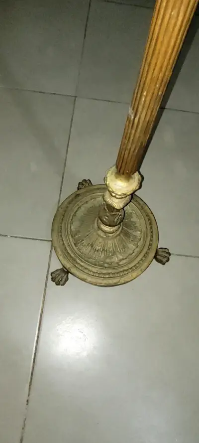 Lámpara de pie vintage de bronce - miniatura 3