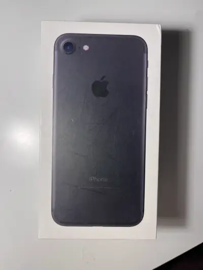 iPhone 7 en buen estado color negro - miniatura 1
