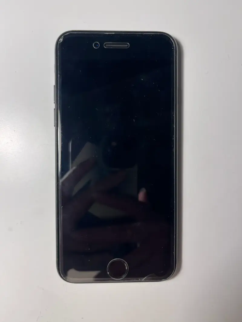 iPhone 7 en buen estado color negro - 3