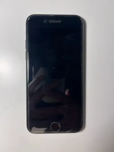 iPhone 7 en buen estado color negro - miniatura 3