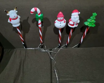 Luces decorativas navideñas LED con figuras - miniatura 2