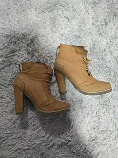 Botines de tacón alto color camel - miniatura 1