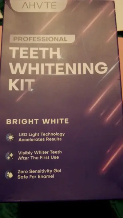 Kit de Blanqueamiento Dental Profesional con Luz LED - miniatura 1